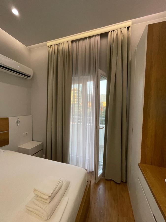 Andys Rooms Hotel Tirana Bagian luar foto