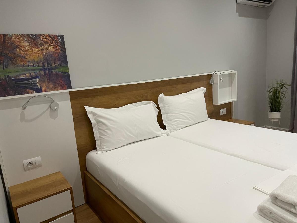 Andys Rooms Hotel Tirana Bagian luar foto