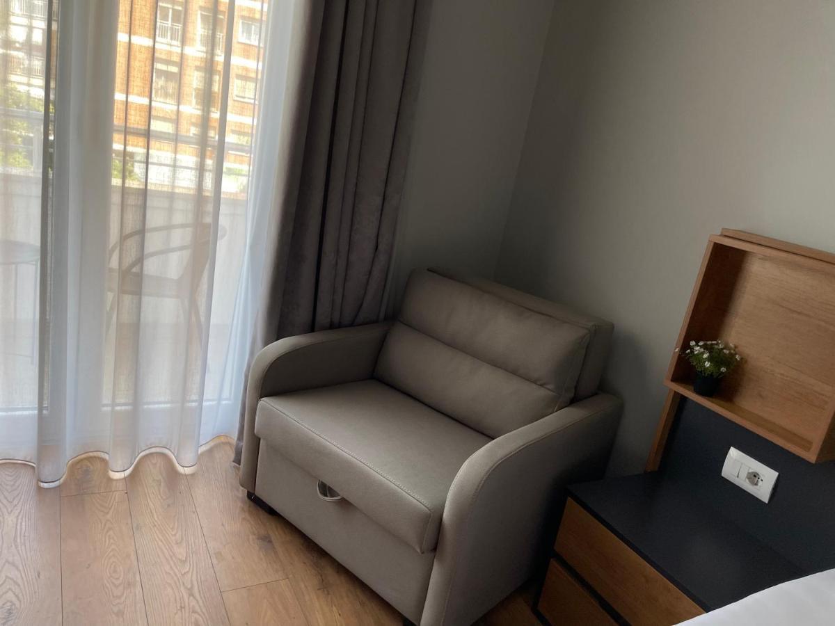 Andys Rooms Hotel Tirana Bagian luar foto
